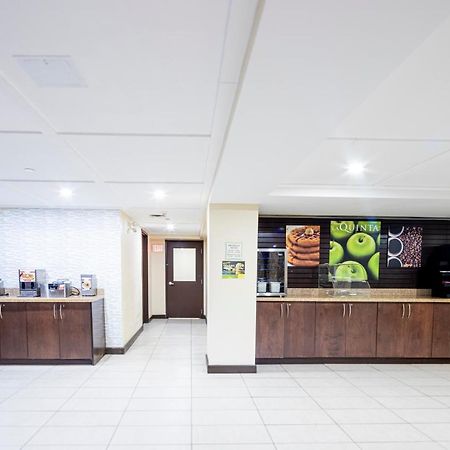Hotel La Quinta By Wyndham Oshawa Zewnętrze zdjęcie