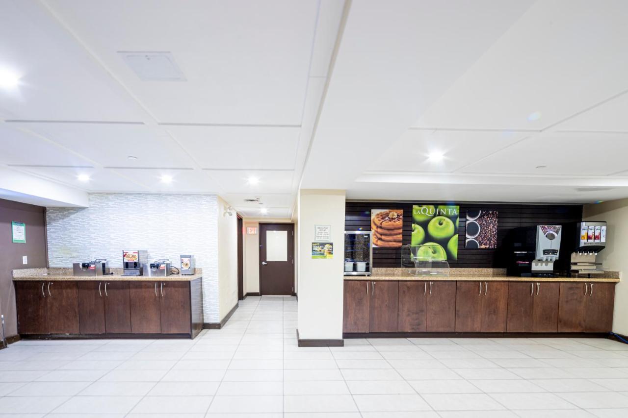 Hotel La Quinta By Wyndham Oshawa Zewnętrze zdjęcie