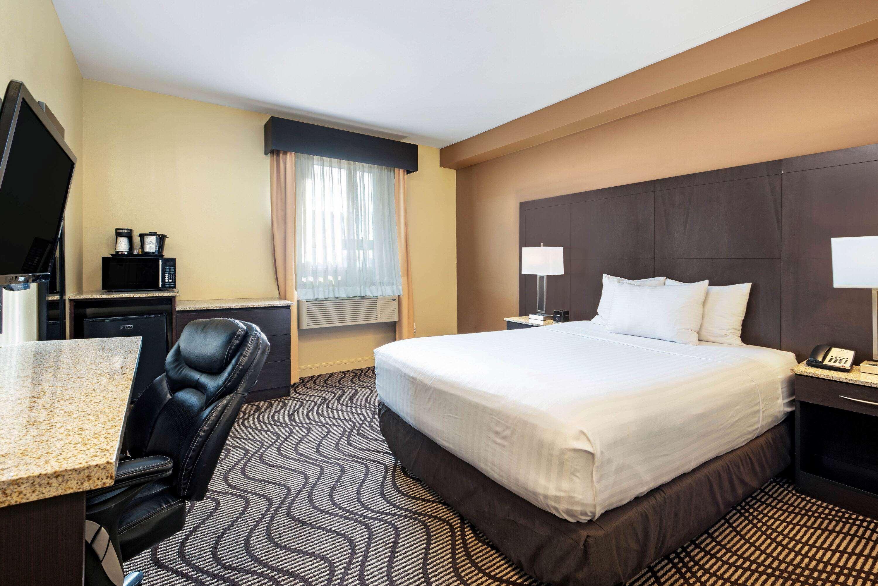 Hotel La Quinta By Wyndham Oshawa Zewnętrze zdjęcie
