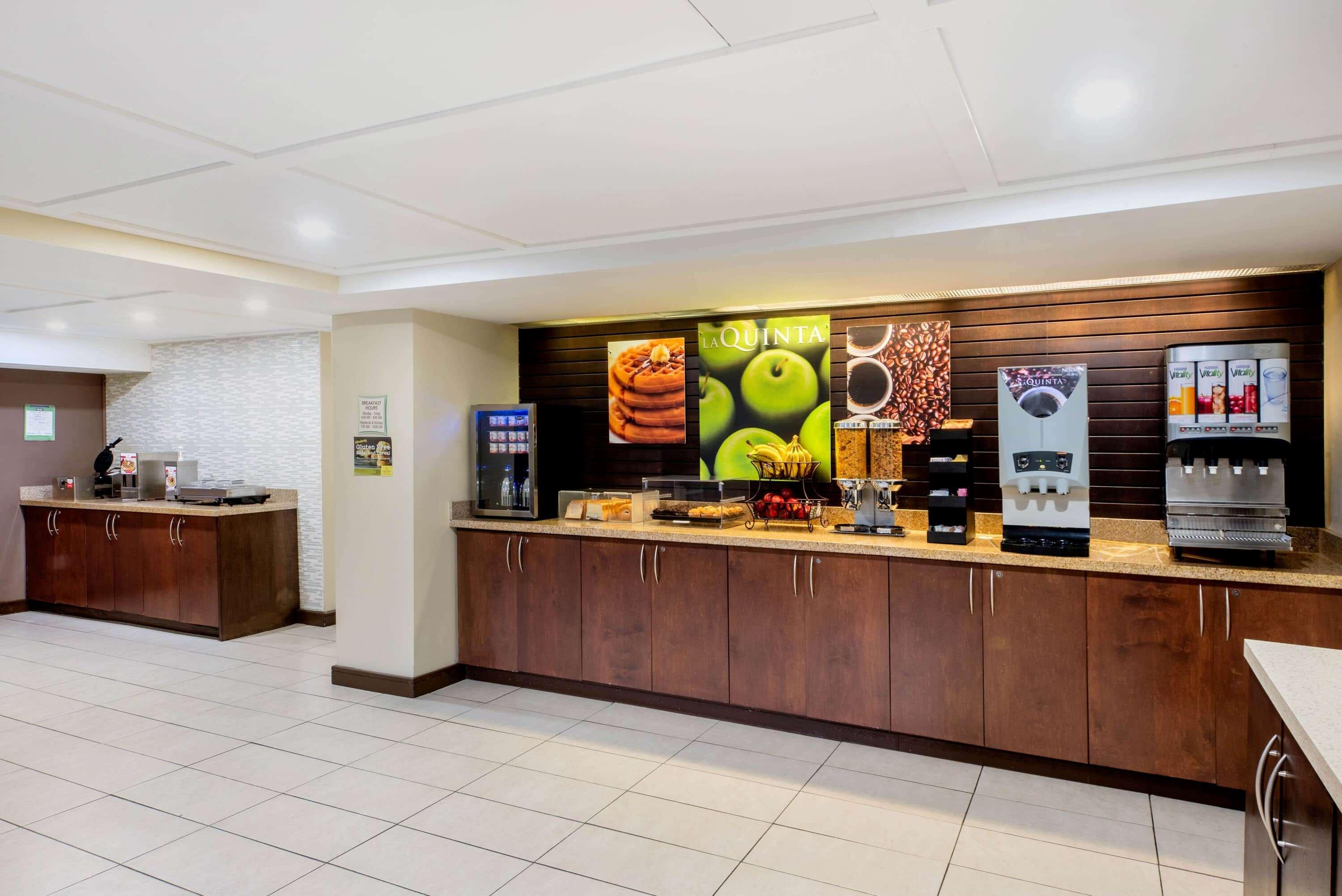 Hotel La Quinta By Wyndham Oshawa Zewnętrze zdjęcie