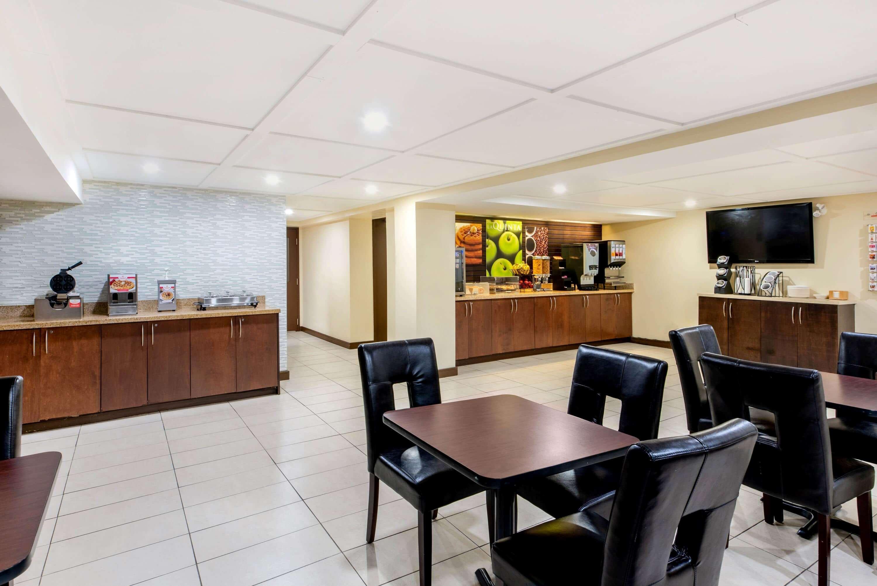 Hotel La Quinta By Wyndham Oshawa Zewnętrze zdjęcie
