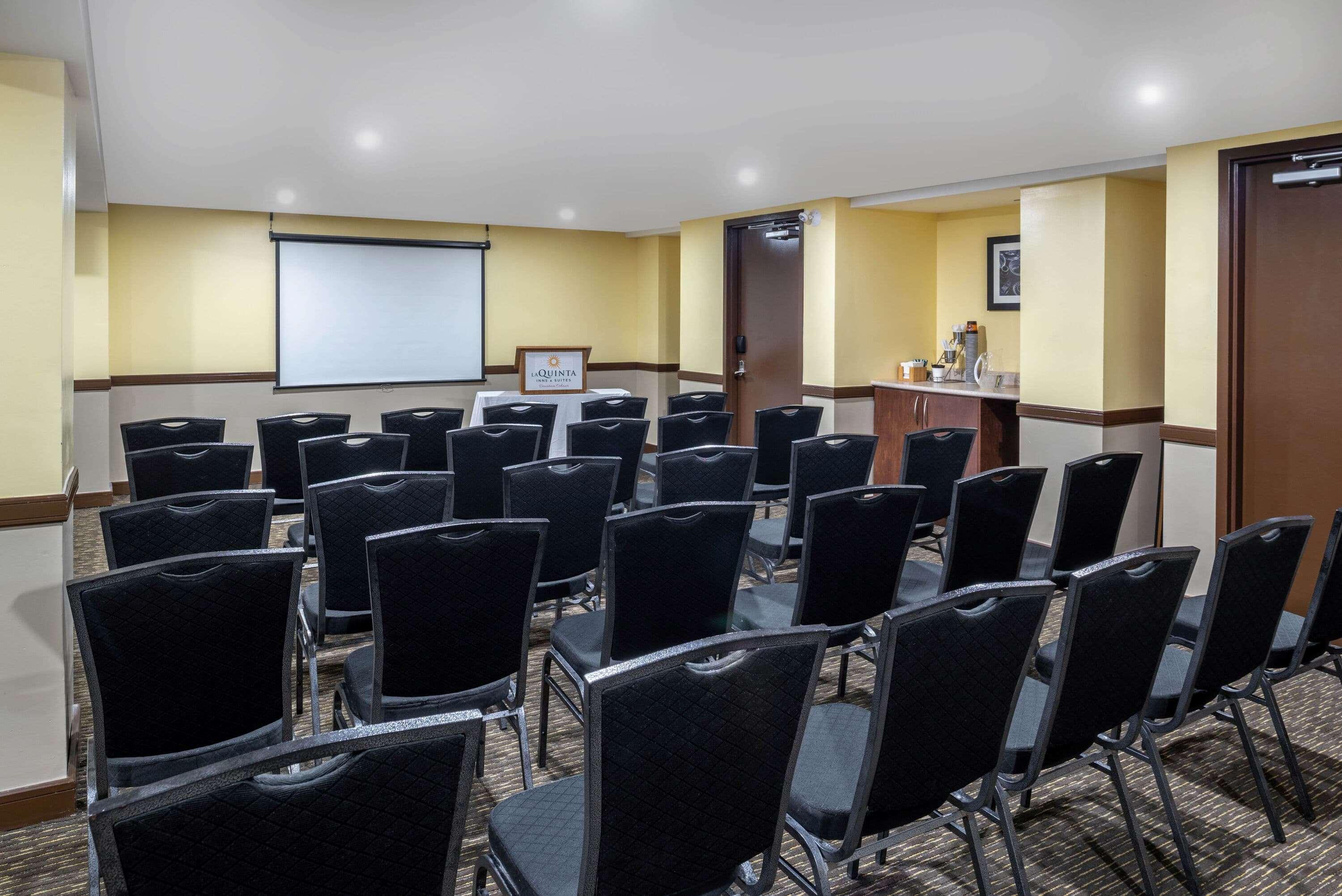 Hotel La Quinta By Wyndham Oshawa Zewnętrze zdjęcie